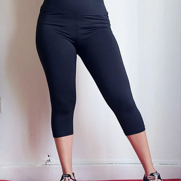 ✨️Capri negro liso